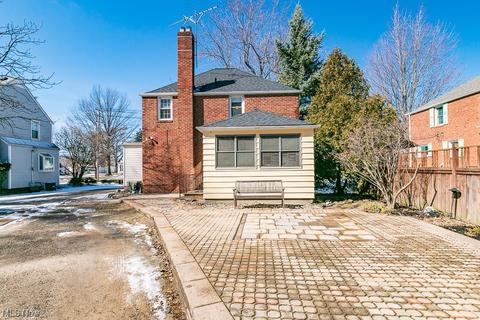 731 E 250th St, Euclid, OH 44132 photo 2