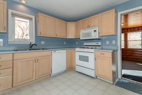 731 E 250th St, Euclid, OH 44132 photo 11
