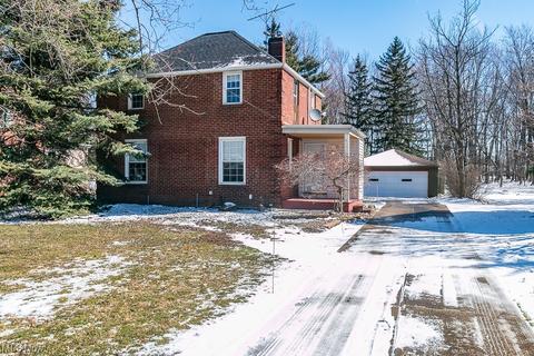 731 E 250th St, Euclid, OH 44132 photo 1