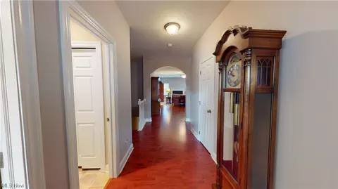 3910 Arcadia Cir, Willoughby, OH 44094 photo 2
