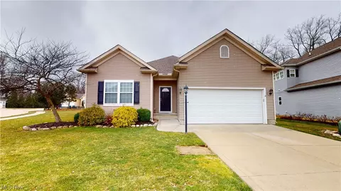 3910 Arcadia Cir, Willoughby, OH 44094 photo 1