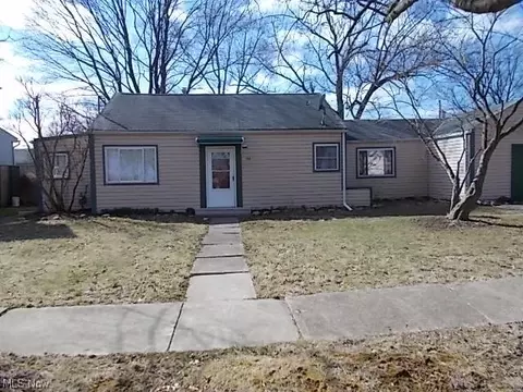 152 Seneca Ave, Elyria, OH 44035 photo 3