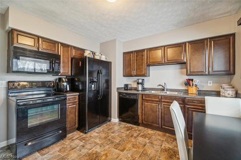 614 Lucille Dr, Elyria, OH 44035 photo 12
