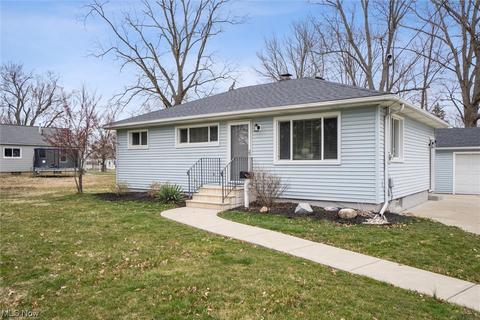 614 Lucille Dr, Elyria, OH 44035 photo 4
