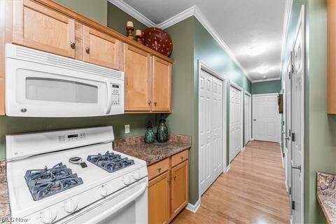5645 Clingan Rd #9D, Struthers, OH 44471 photo 18