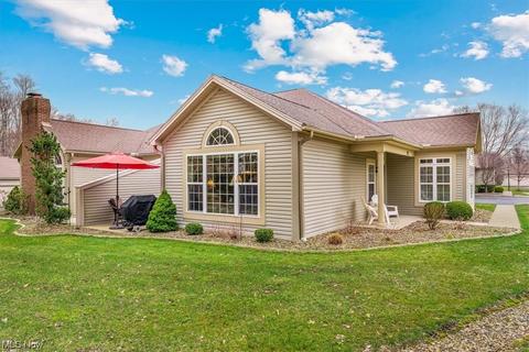 5645 Clingan Rd #9D, Struthers, OH 44471 photo 2