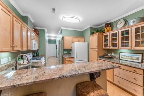 5645 Clingan Rd #9D, Struthers, OH 44471 photo 13