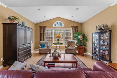 5645 Clingan Rd #9D, Struthers, OH 44471 photo 5
