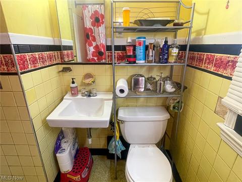 21112 Hansen Rd, Maple Heights, OH 44137 photo 6