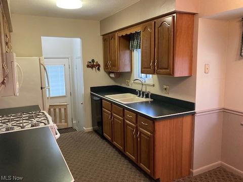 339 Windsor Dr, Elyria, OH 44035 photo 2
