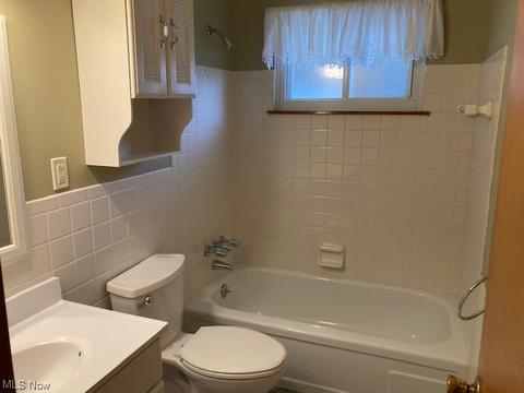 339 Windsor Dr, Elyria, OH 44035 photo 9