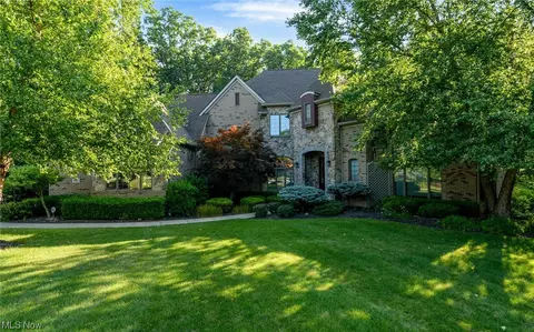 6583 Harold Dr, Brecksville, OH 44141 photo 1