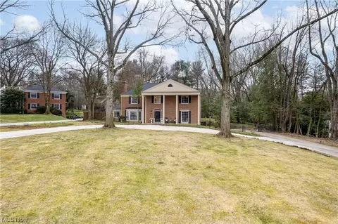 1953 Stockbridge Rd, Akron, OH 44313