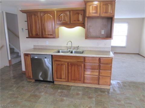 6376 Wolf Rd, Brook Park, OH 44142 photo 2