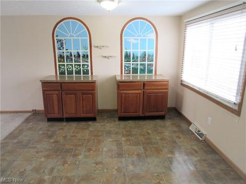 6376 Wolf Rd, Brook Park, OH 44142 photo 4