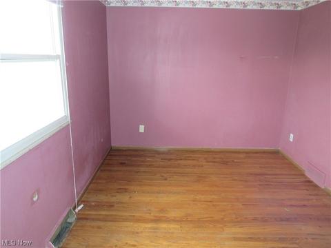 6376 Wolf Rd, Brook Park, OH 44142 photo 10
