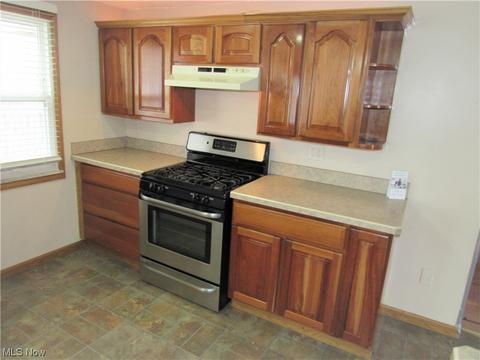 6376 Wolf Rd, Brook Park, OH 44142 photo 3