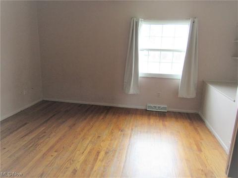 6376 Wolf Rd, Brook Park, OH 44142 photo 9