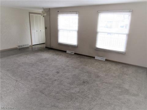 6376 Wolf Rd, Brook Park, OH 44142 photo 7
