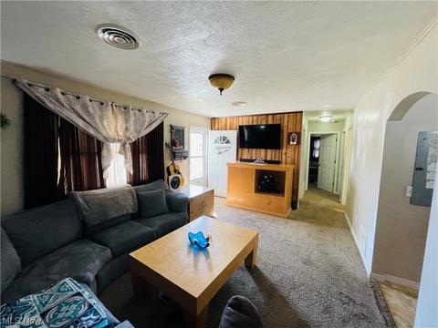334 Pasadena Ave, Elyria, OH 44035 photo 3