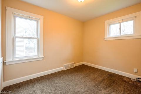 5807 Gilbert Ave, Parma, OH 44129 photo 13