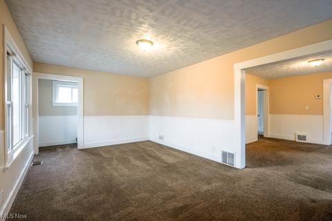 5807 Gilbert Ave, Parma, OH 44129 photo 5