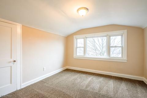 5807 Gilbert Ave, Parma, OH 44129 photo 17