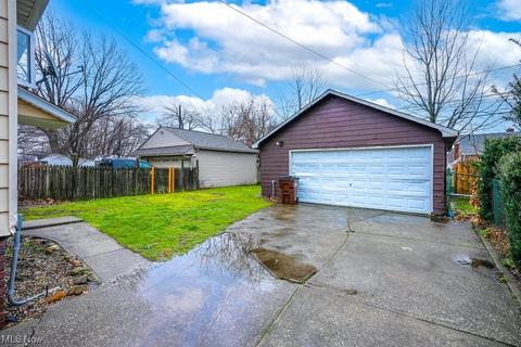 5807 Gilbert Ave, Parma, OH 44129 photo 4