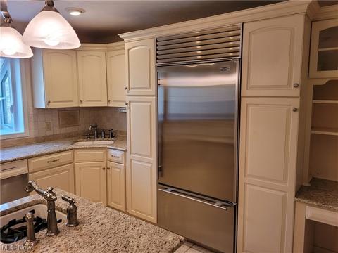 965 Primrose Dr, Seven Hills, OH 44131 photo 4