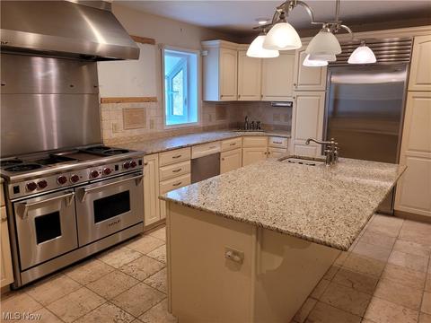 965 Primrose Dr, Seven Hills, OH 44131 photo 5