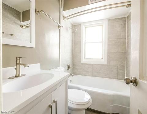 810 E 256th St, Euclid, OH 44132 photo 7