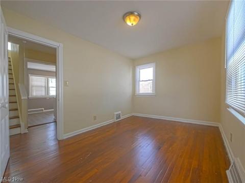 810 E 256th St, Euclid, OH 44132 photo 6