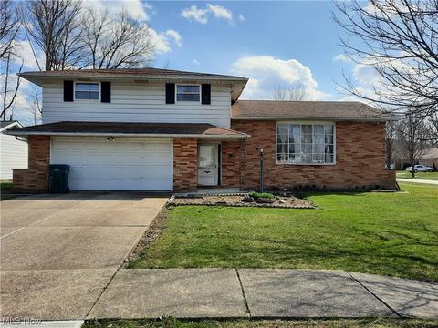 472 E Decker Dr, Seven Hills, OH 44131 photo 1