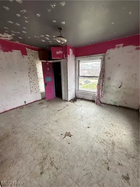 560 E Perry St, Salem, OH 44460 photo 8