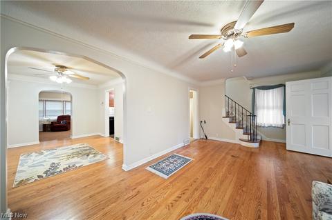 121 E 216th St, Euclid, OH 44123 photo 6