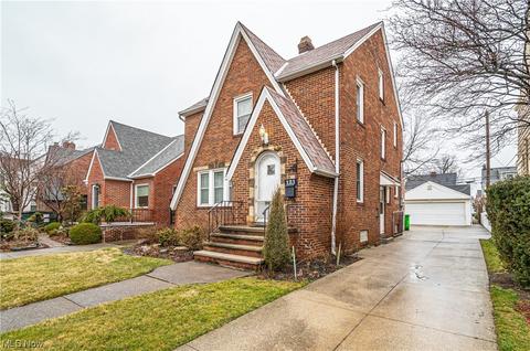 121 E 216th St, Euclid, OH 44123 photo 2