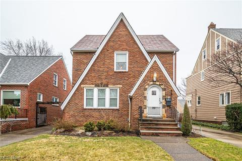 121 E 216th St, Euclid, OH 44123 photo 1