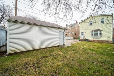 121 E 216th St, Euclid, OH 44123 photo 32