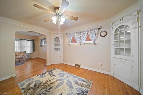 121 E 216th St, Euclid, OH 44123 photo 8