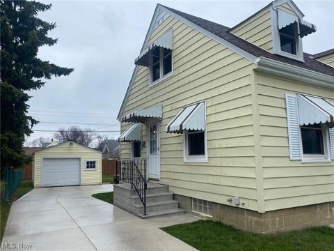 418 Ohio St, Elyria, OH 44035 photo 2