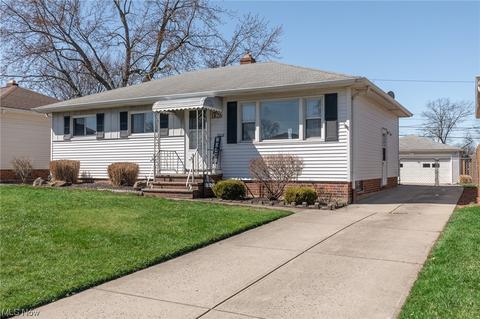 1826 Eldon Dr, Wickliffe, OH 44092 photo 2