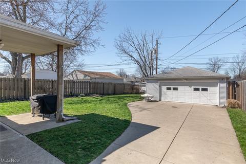 1826 Eldon Dr, Wickliffe, OH 44092 photo 3