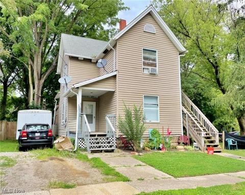 225 Gates Ave, Elyria, OH 44035 photo 2