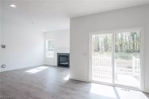 426 River Run Dr, Elyria, OH 44035 photo 5