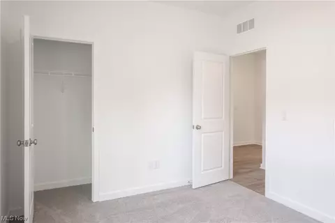 426 River Run Dr, Elyria, OH 44035 photo 10