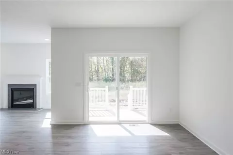 426 River Run Dr, Elyria, OH 44035 photo 6