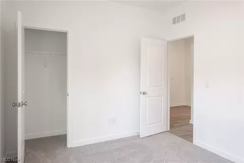 426 River Run Dr, Elyria, OH 44035 photo 10