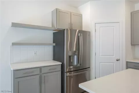 426 River Run Dr, Elyria, OH 44035 photo 8
