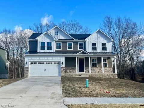 7629 Main St, Olmsted Falls, OH 44138