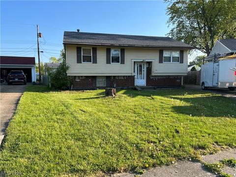 2136 Jackson St, Lorain, OH 44052 photo 1